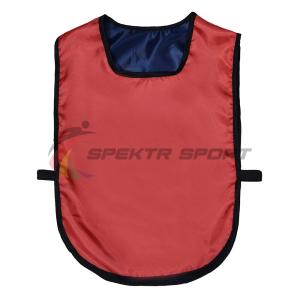Купить Манишка футбольная двусторонняя универсальная Spektr Sport красно-синяя в Унече 